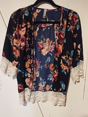 Pomelo Floral Lace-Trim Kimono in Navy Multicolor EUC XS.